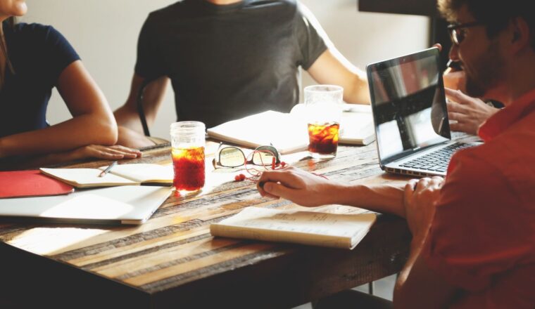 Dzień z życia foundera. 4 startupowców opowiada, jak wyglada ich dzień pracy.